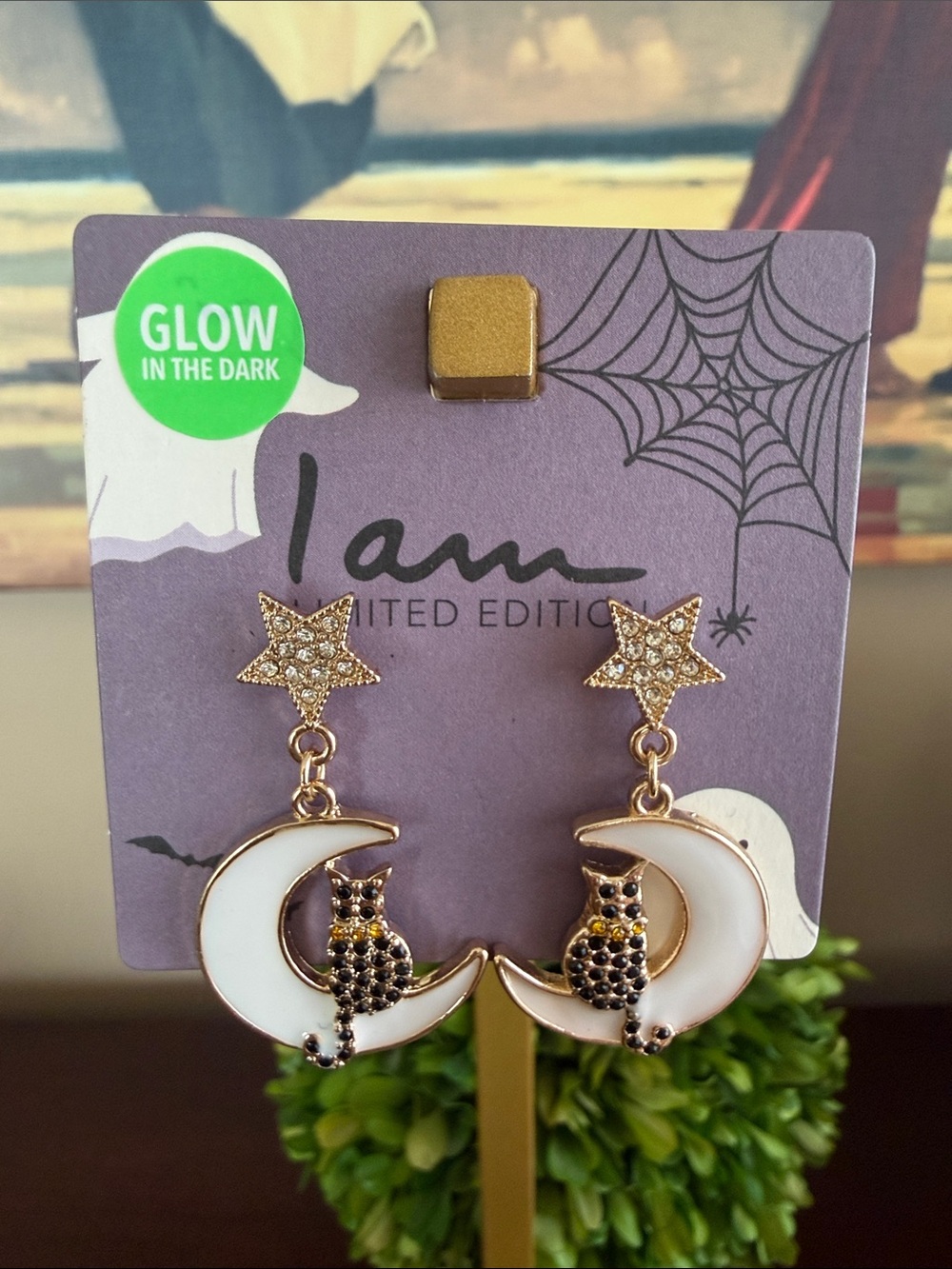 WHITE MOON 🌙 BLACK CAT 🐈‍⬛ GLOW-IN-THE-DARK DROP FASHION EARRINGS 🌟NWT🌟